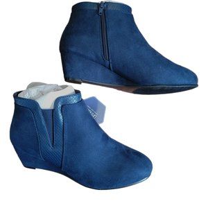 Croft and Barrow Navy Blue Suede Wedge Ankle Bootie Ortholite 8W JJ925